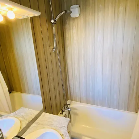 T2 Au Pied Des Pistes Avec Balcon Expose Sud, Ideal Pour 6 Personnes, Proche Commerces! - Fr-1-516-8